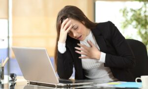 La souffrance au travail, que faire? Et comment libérer la parole chez les employés et managers?